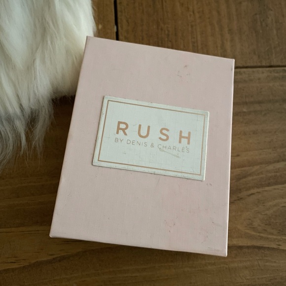 Adjustable Beaded Shell Bracelet - Picture 3 of 4